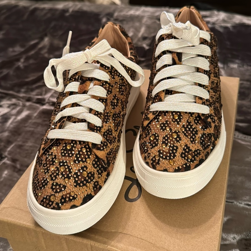 Leopard Tennis
